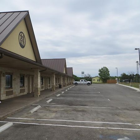 Black Gold Inn Yoakum Exterior photo