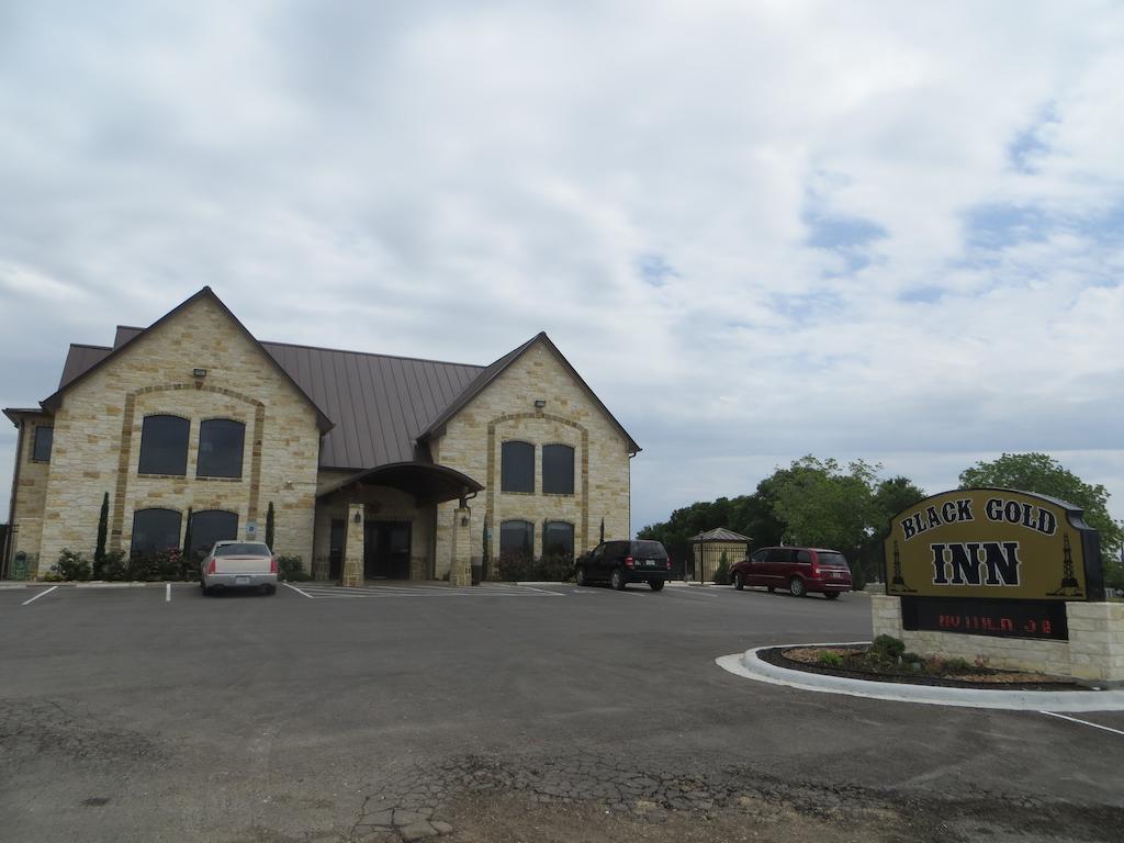 Black Gold Inn Yoakum Exterior photo