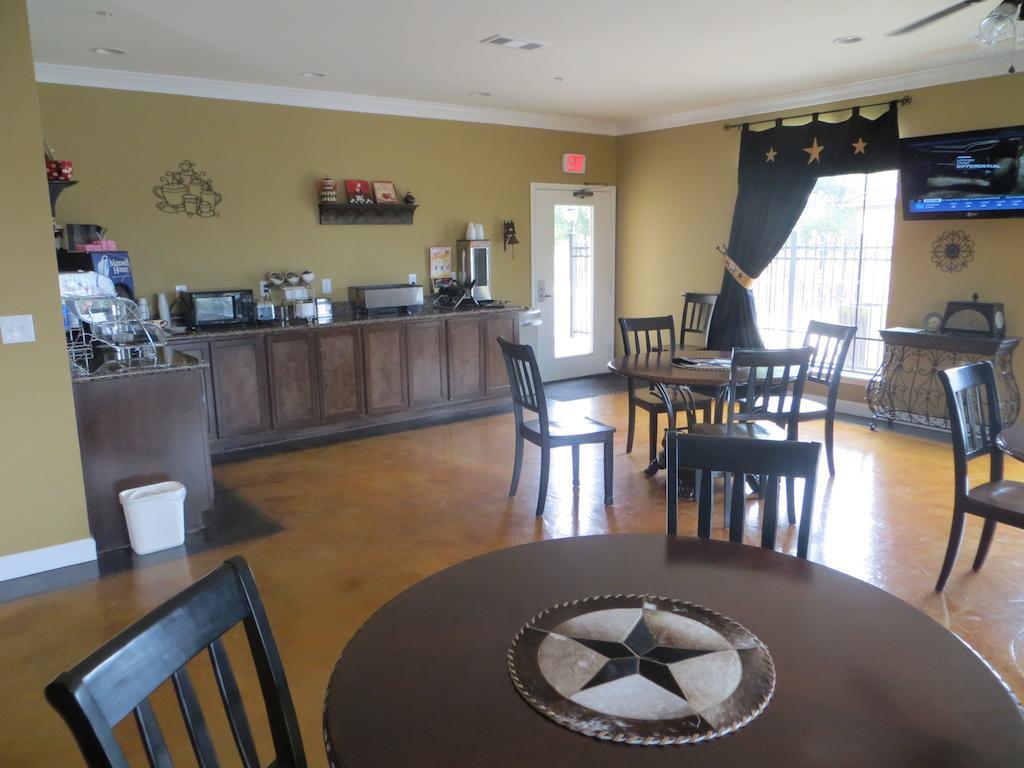 Black Gold Inn Yoakum Exterior photo